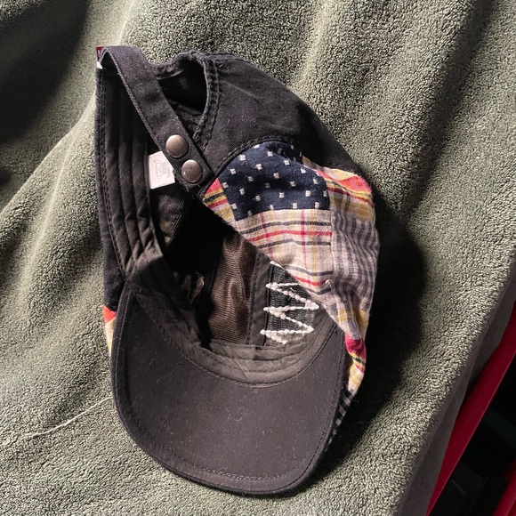 Multi colored hat - Picture 3 of 3